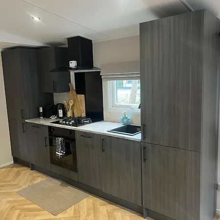 Luxurious Family De Boschrand With Private Jacuzzi * Hoenderloo