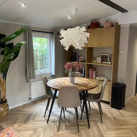Luxurious Family De Boschrand With Private Jacuzzi Chalet
